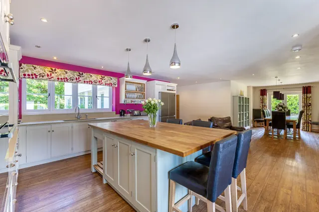 Photo 2 — Moonsbrook, Oakhill, BA3