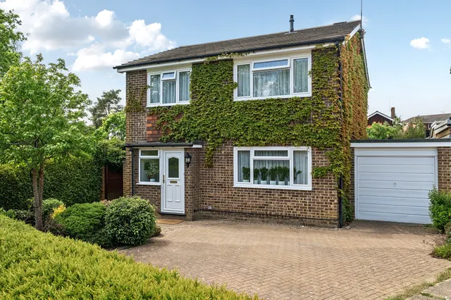 Mower Place, Cranleigh, GU6, photo 1