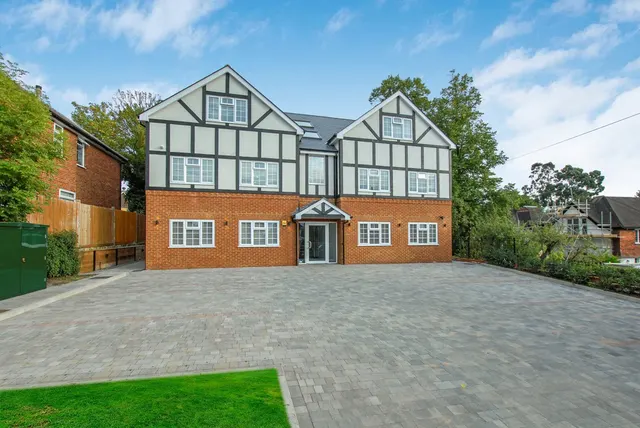 Harefield Road, Uxbridge, photo 1