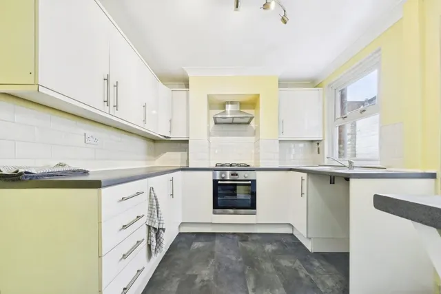 Photo 3 — Nightingale Road, Dover