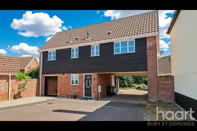 Coltsfoot Crescent, Bury St Edmunds, IP32, photo 1