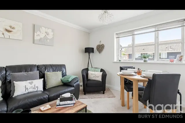 Coltsfoot Crescent, Bury St Edmunds, IP32, photo 2