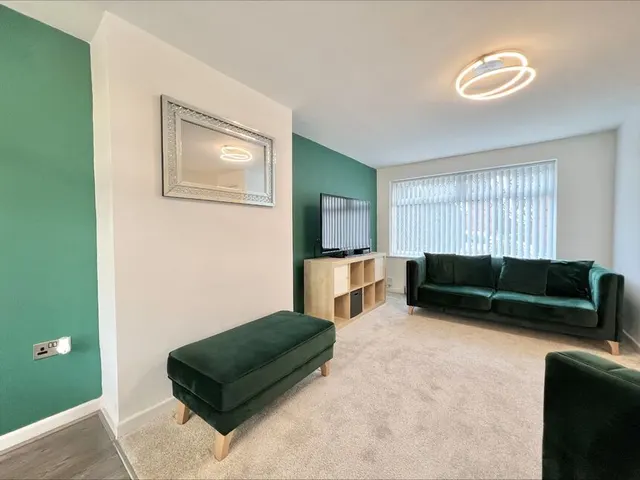 Ribble Drive, Bury, BL9, photo 3