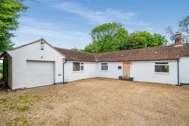 Eastbourne Road, Blindley Heath, Lingfield, photo 1