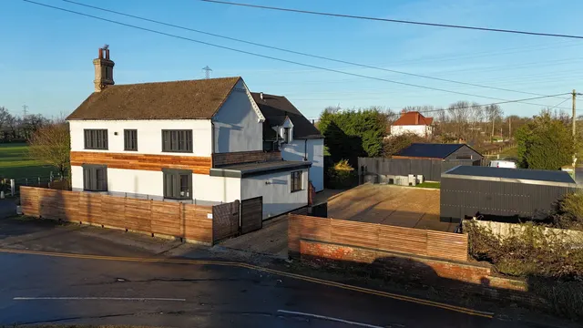 Colton Road, Rugeley, WS15, photo 1
