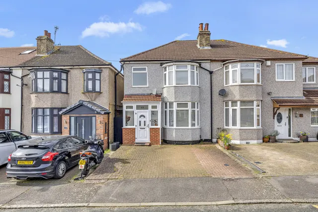 Hayden Way, Romford, Collier Row, RM5 3DA, photo 1