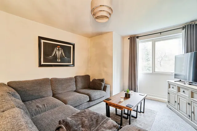 Frizley Gardens, Bradford, BD9, photo 2