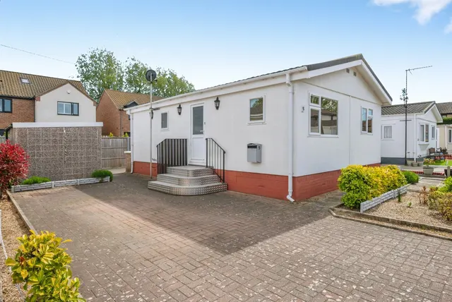 Beverly Court, Gorleston, Great Yarmouth, photo 1