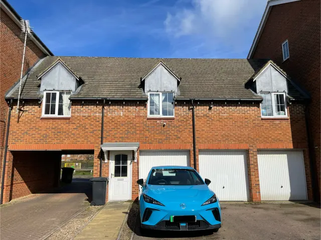 Tiger Moth Way, Hatfield, AL10 9LT, photo 1