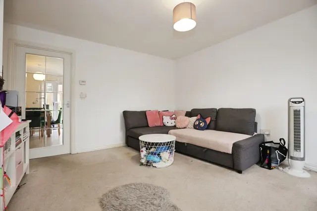 Photo 3 — Great Wood Close, Holbrooks, Coventry, CV6