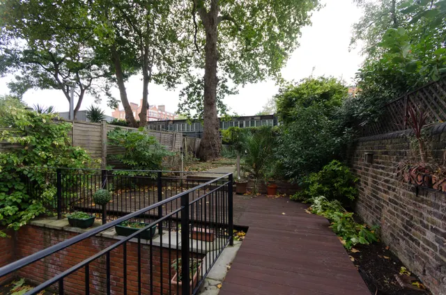 Photo 2 — 46c Penywern Road, London