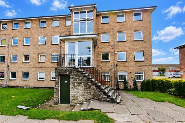Wendover Road, Havant, PO9, photo 1