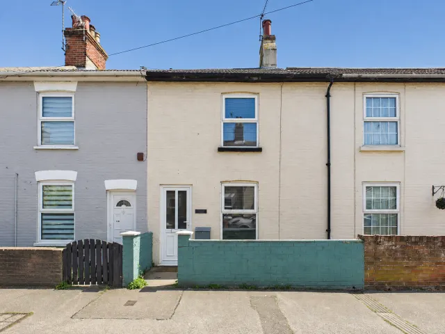 Edinburgh Road, Lowestoft, photo 1