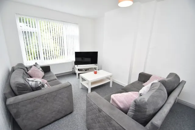 Cooper Square, Durham, DH1, photo 2