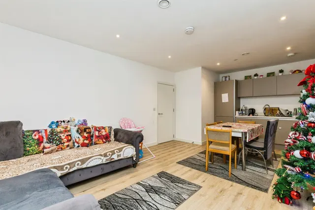 The Boulevard, Crawley, RH10, photo 2