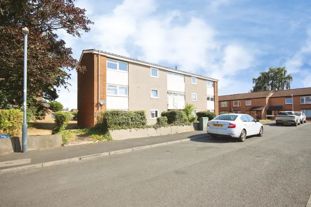 Christine Ledger Square, Leamington Spa, photo 1