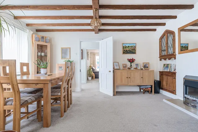 Parkside, Chippenham, photo 1