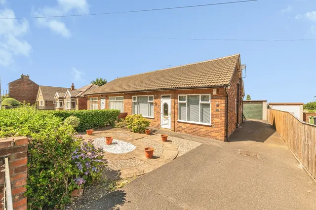 Staincliffe Road, Dewsbury, photo 1