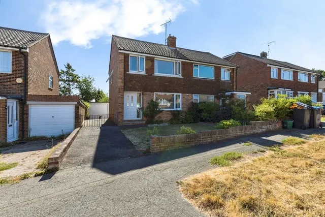 Stirling Court Road, Burgess Hill, photo 1