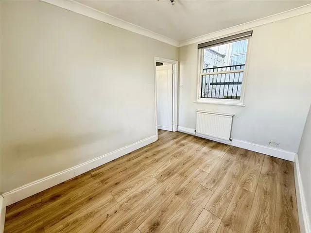 Photo 3 — Brunswick Terrace, Hove, East Sussex, BN3