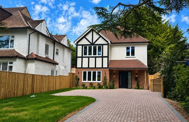 Foxley Lane, Purley CR8 3NB, photo 1