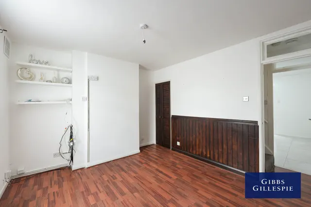 New Road, Uxbridge Fees Apply, UB8, photo 3