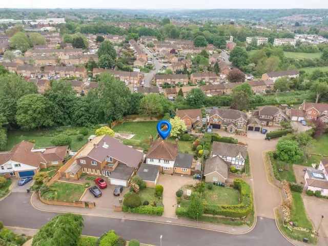 Hillfield Road, Hemel Hempstead, photo 1