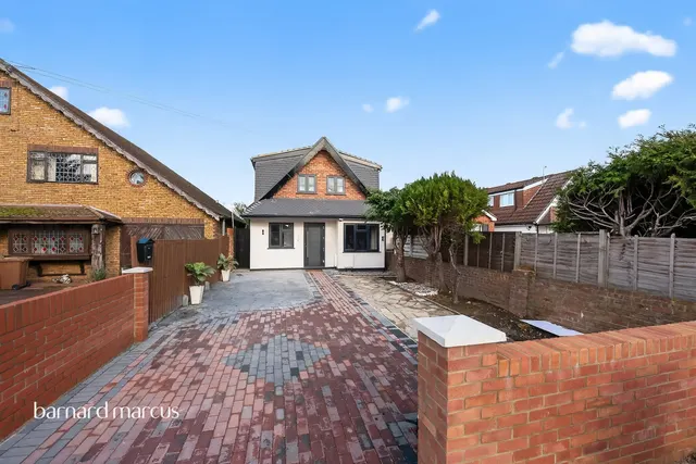 Feltham Hill Road, Ashford, photo 1