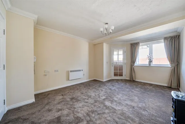 Alverstone Road, Southsea, PO4, photo 2