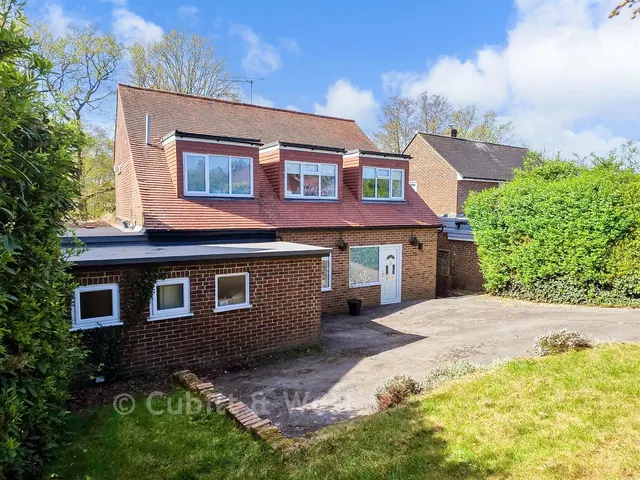 Southlands, East Grinstead, RH19, photo 1