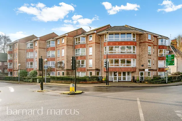 Ashley Avenue, Epsom, KT18, photo 1