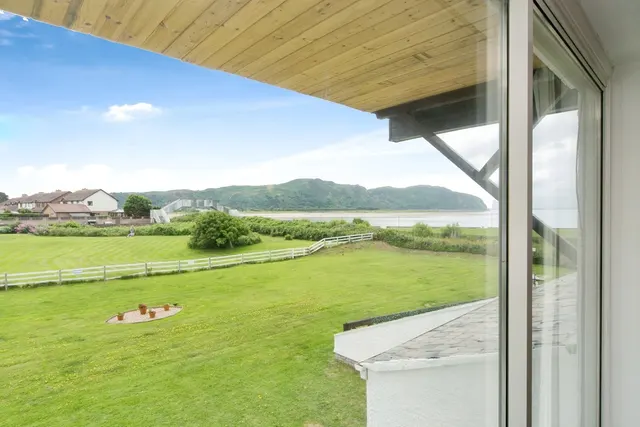 Deganwy Beach, Deganwy, LL31, photo 2
