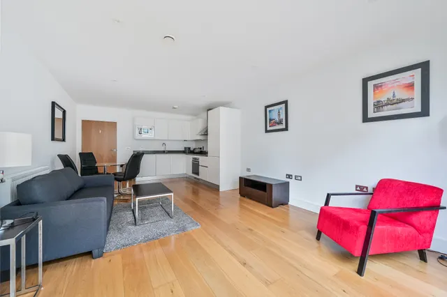 Photo 3 — Apartment 19, 3 Grove Place, London