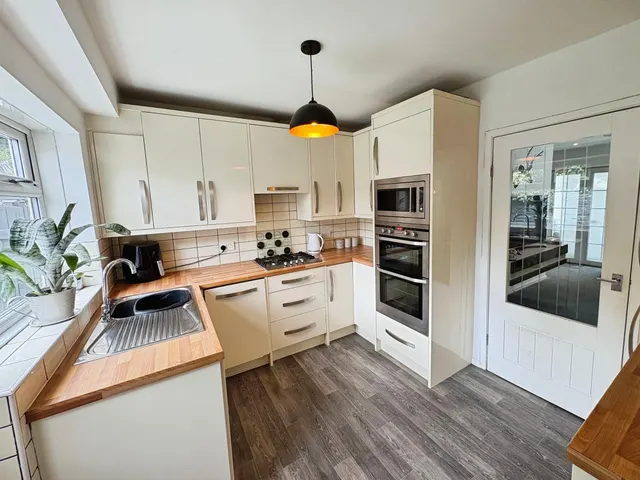 Haxby Place, Sheffield, S13, photo 2