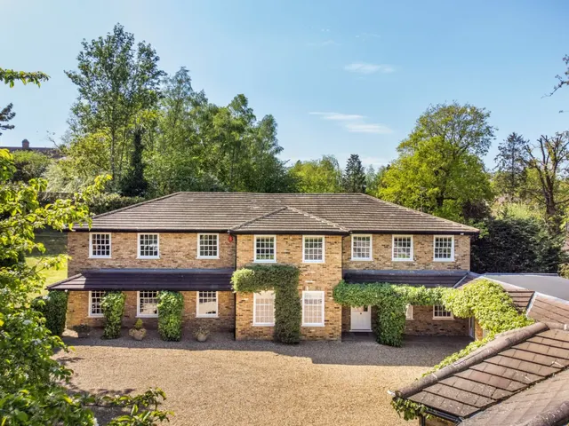 Marsham Lane, Gerrards Cross, Buckinghamshire, SL9 8HA, photo 1