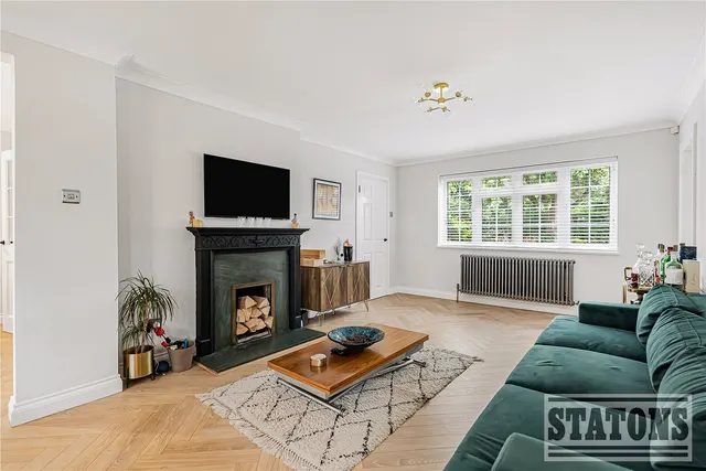 Photo 3 — Church Road, Little Heath, Potters Bar, Hertfordshire, EN6 1EY