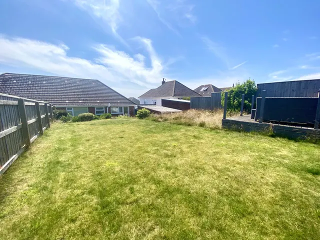 Photo 3 — Willow Avenue, Exmouth, EX8 4QS