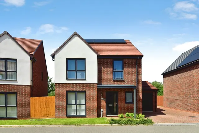 Dartmoor Close, Newcastle, Staffordshire, ST5, photo 1