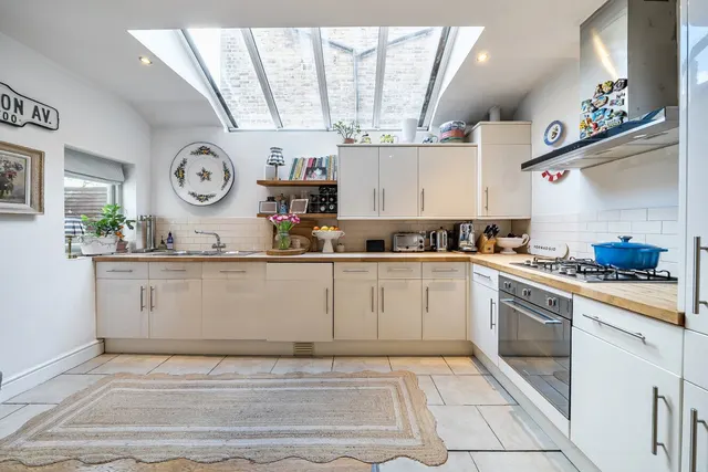 Photo 2 — Honeybrook Road, Balham, London, SW12