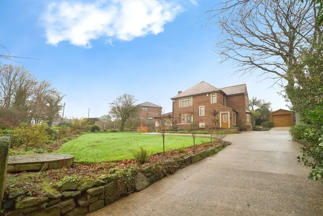 Photo 2 — Crook House Lane, Barnsley