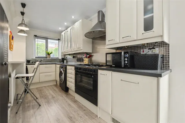 Cotswold Drive, Rothwell, LS26, photo 3