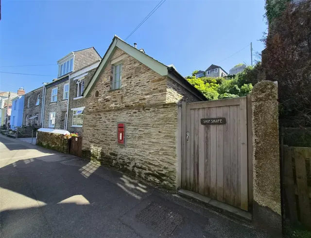 West Street, Polruan, photo 1