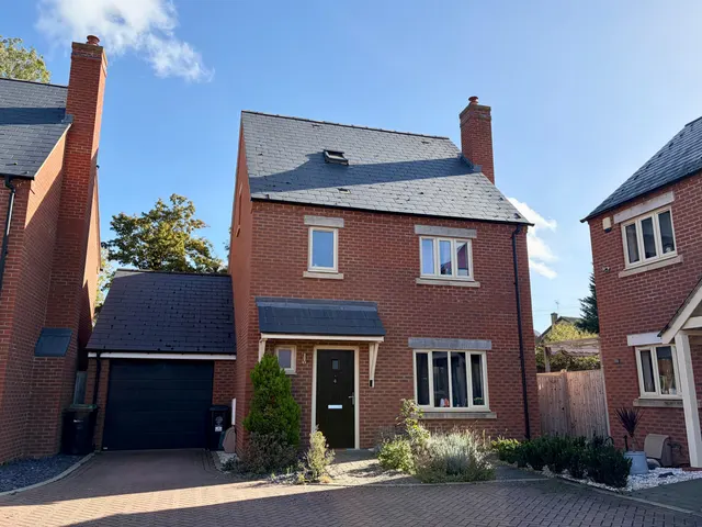 Salter Close, Raunds, NN9, photo 1