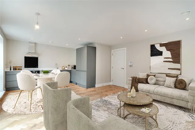 Photo 2 — Flat 7, Lambert House, 108 Station Parade, Harrogate, North Yorkshire, HG1 1ER