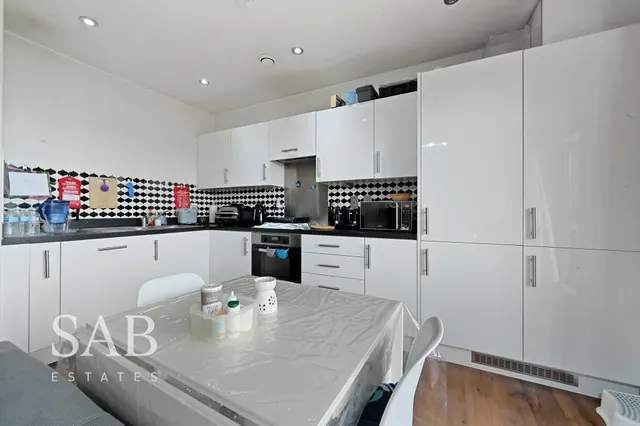 Rectory Park Avenue, Northolt, UB5, photo 2