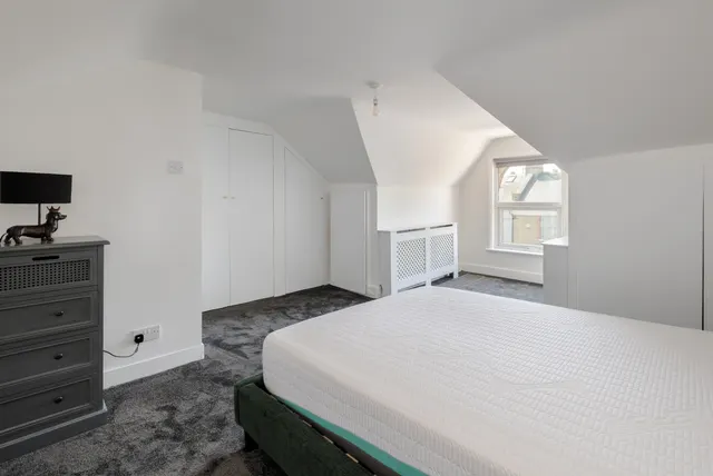 Photo 3 — Cheshire Road, London, N22