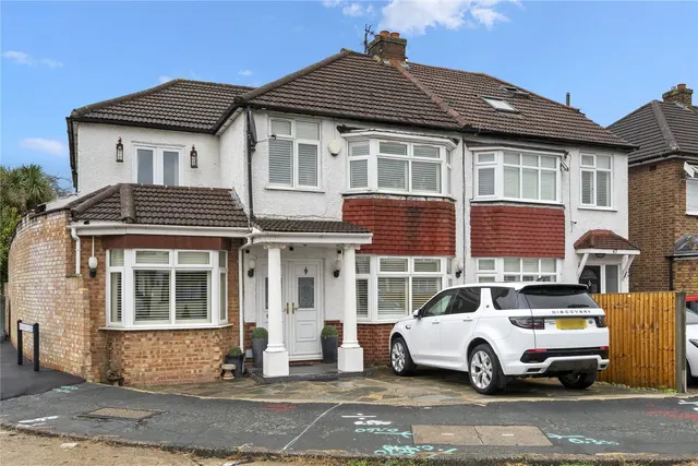 Cottimore Avenue, Walton on Thames, KT12, photo 1
