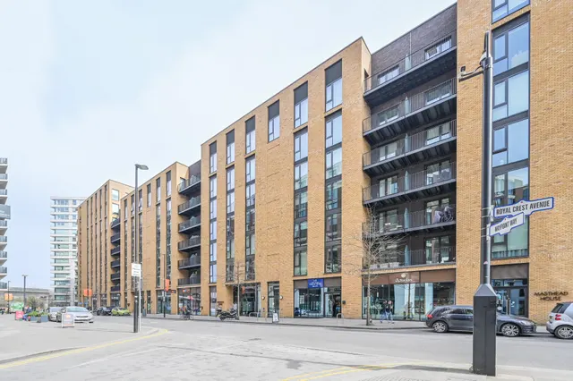 London, E16, photo 1