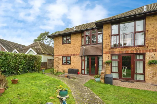 Pine Drive, Southampton, photo 1