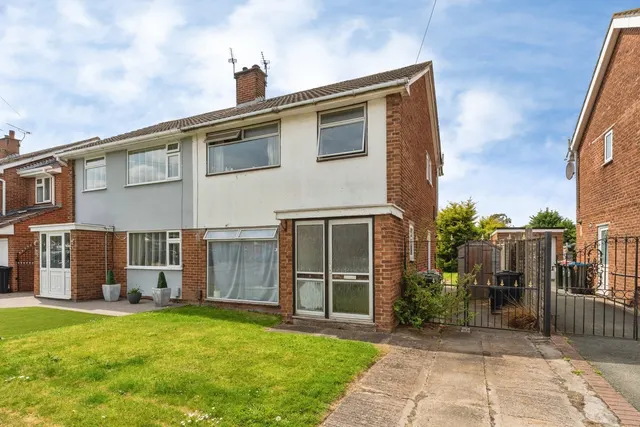 Knottingley Drive, Great Sutton, CH66, photo 1